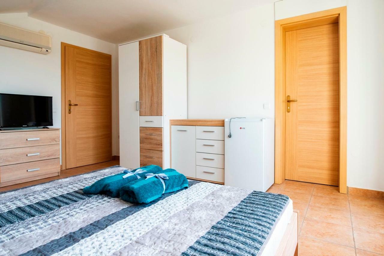 Lavanda Apartments&Studios Pinezići Dış mekan fotoğraf