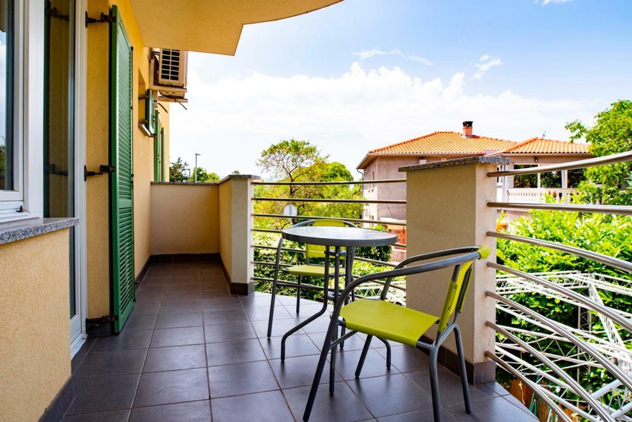 Lavanda Apartments&Studios Pinezići Dış mekan fotoğraf
