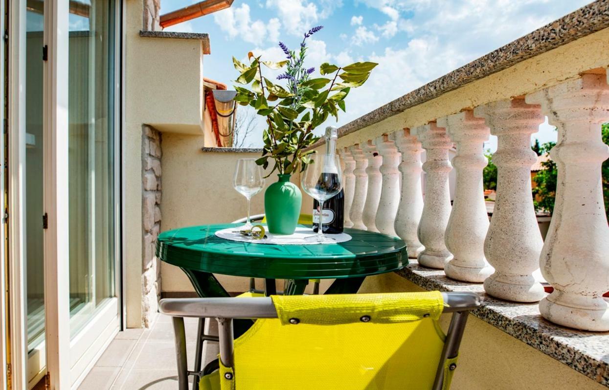 Lavanda Apartments&Studios Pinezići Dış mekan fotoğraf