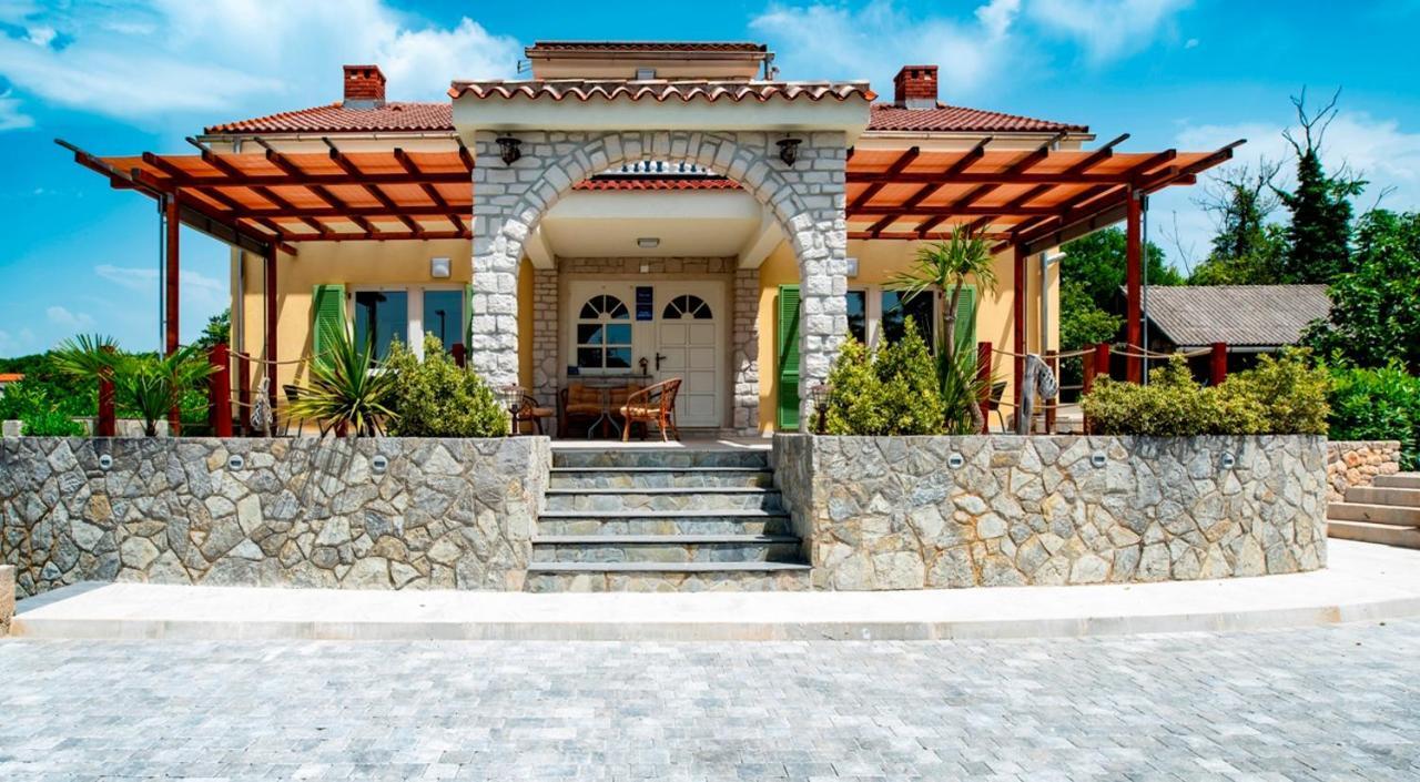 Lavanda Apartments&Studios Pinezići Dış mekan fotoğraf